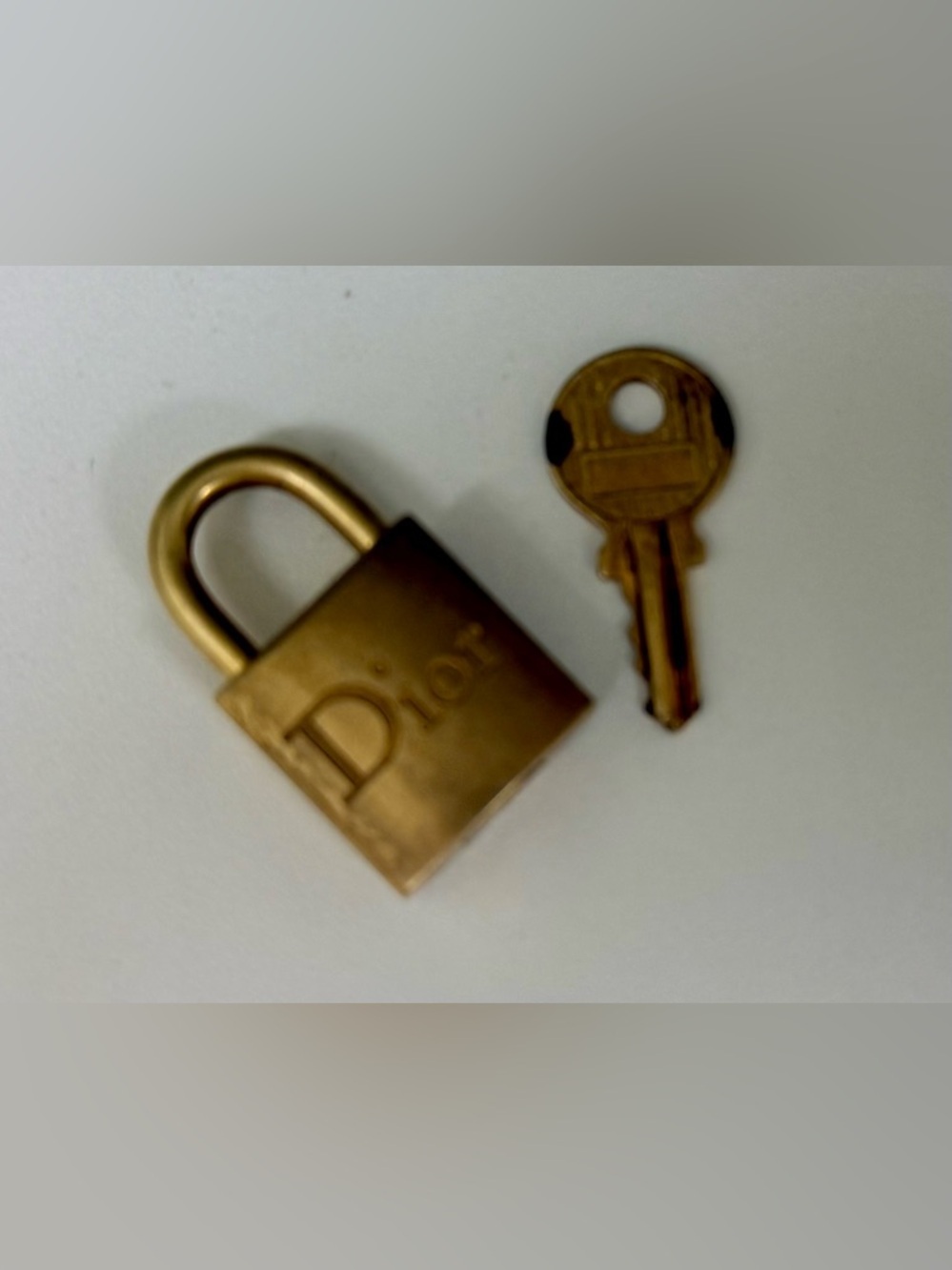 CHRISTIAN DIOR Vintage Rare Gold Tone Padlock & Key Set For Handbags Luggage - Picture 8 of 8